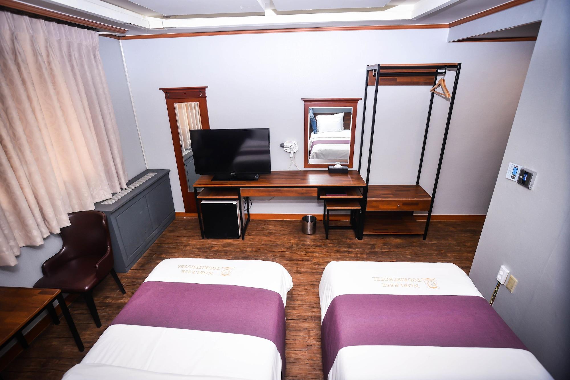 Noblesse Tourist Hotel Сеул Екстер'єр фото