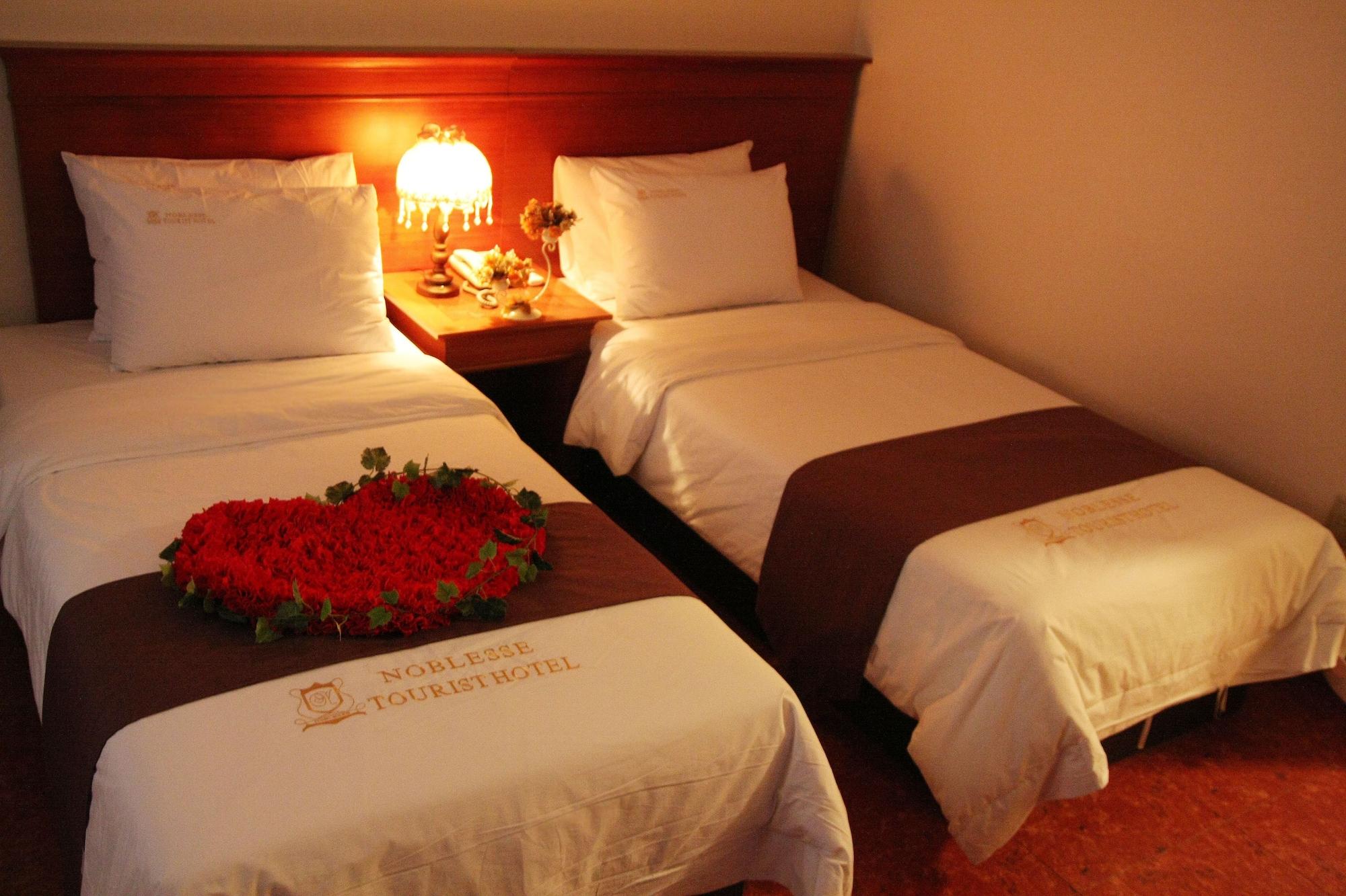 Noblesse Tourist Hotel Сеул Екстер'єр фото