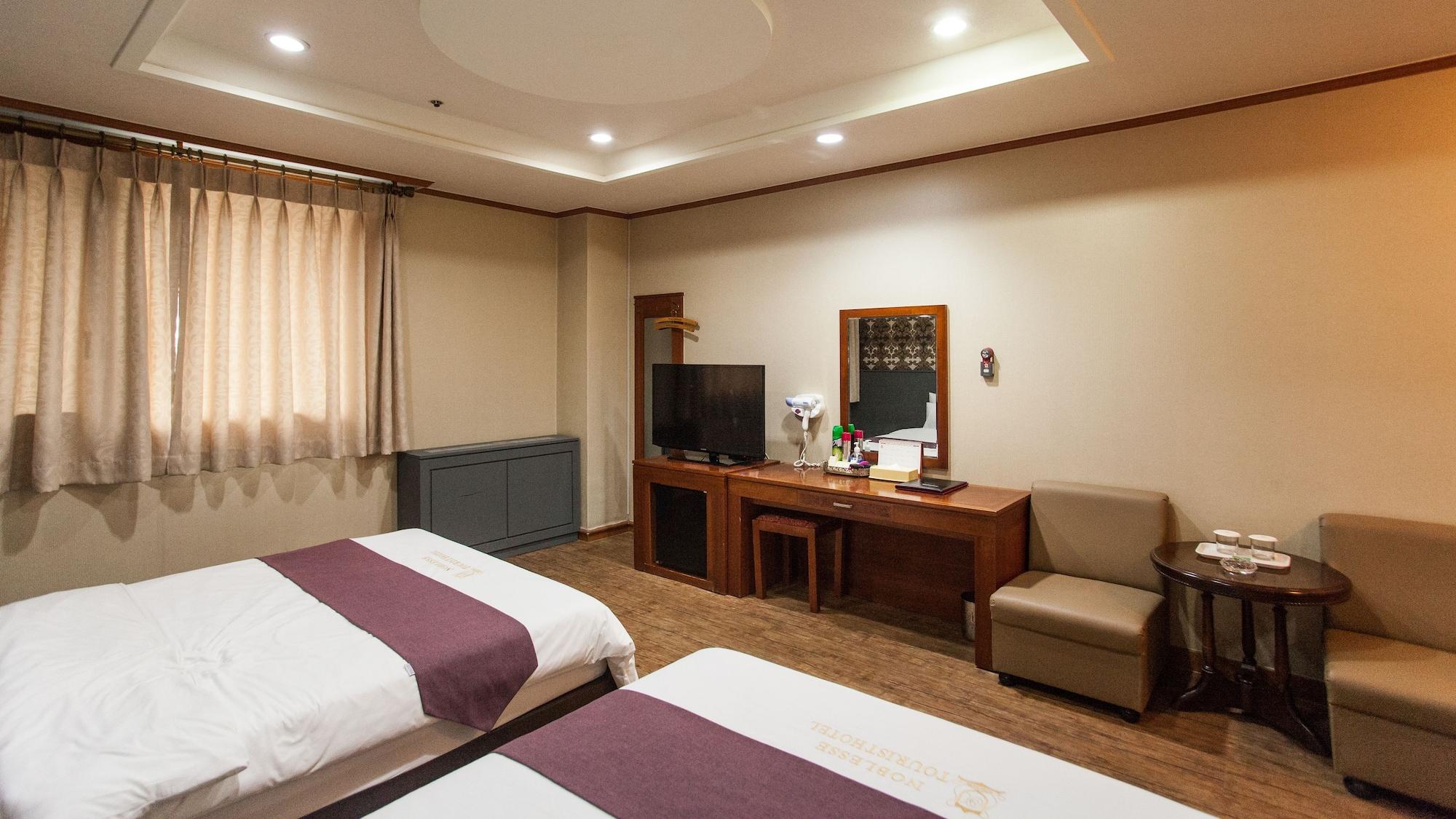 Noblesse Tourist Hotel Сеул Екстер'єр фото