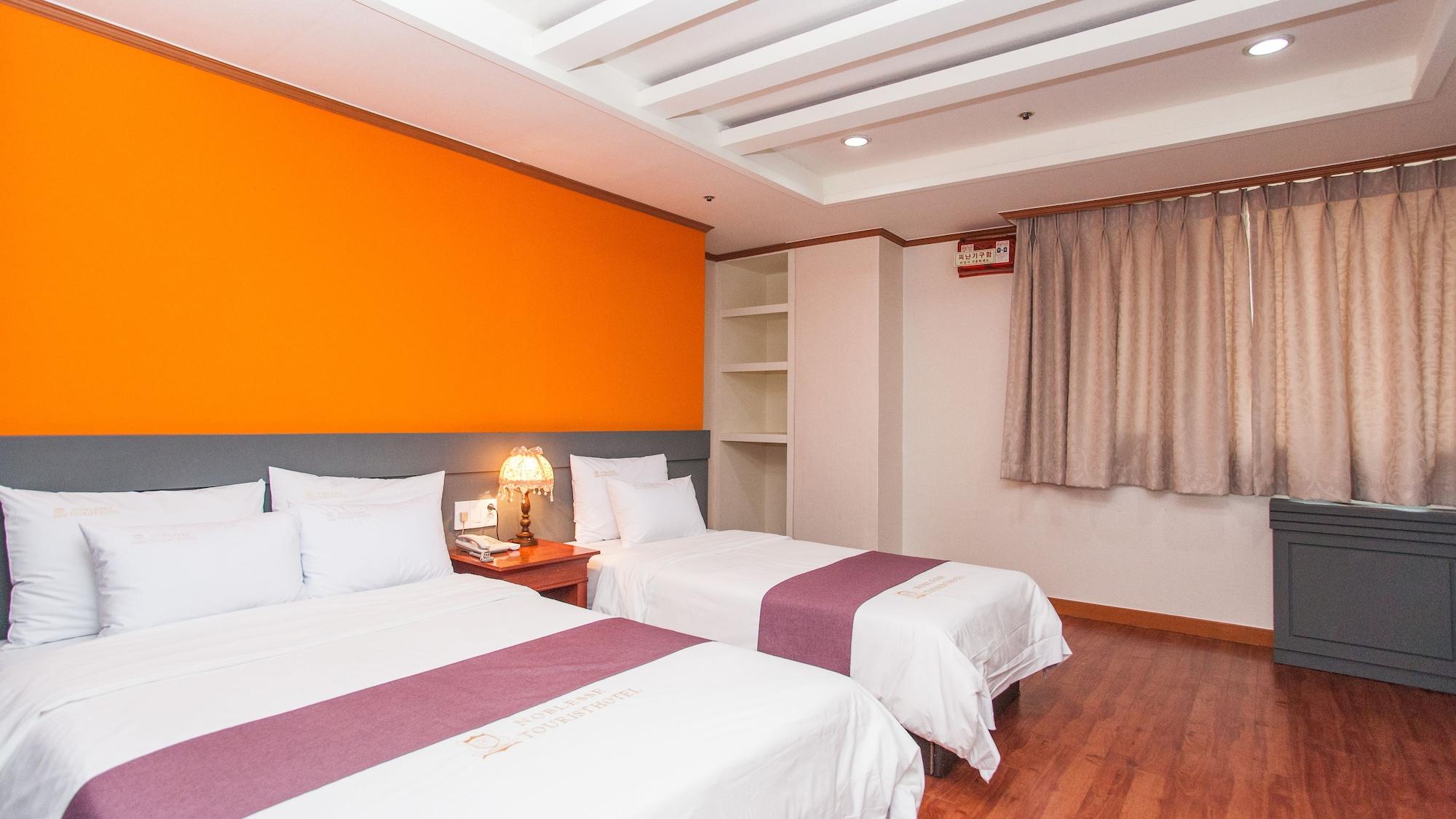 Noblesse Tourist Hotel Сеул Екстер'єр фото
