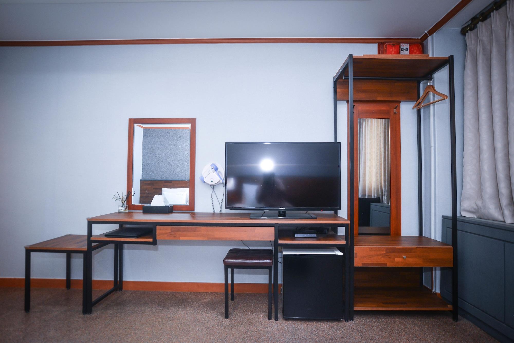 Noblesse Tourist Hotel Сеул Екстер'єр фото