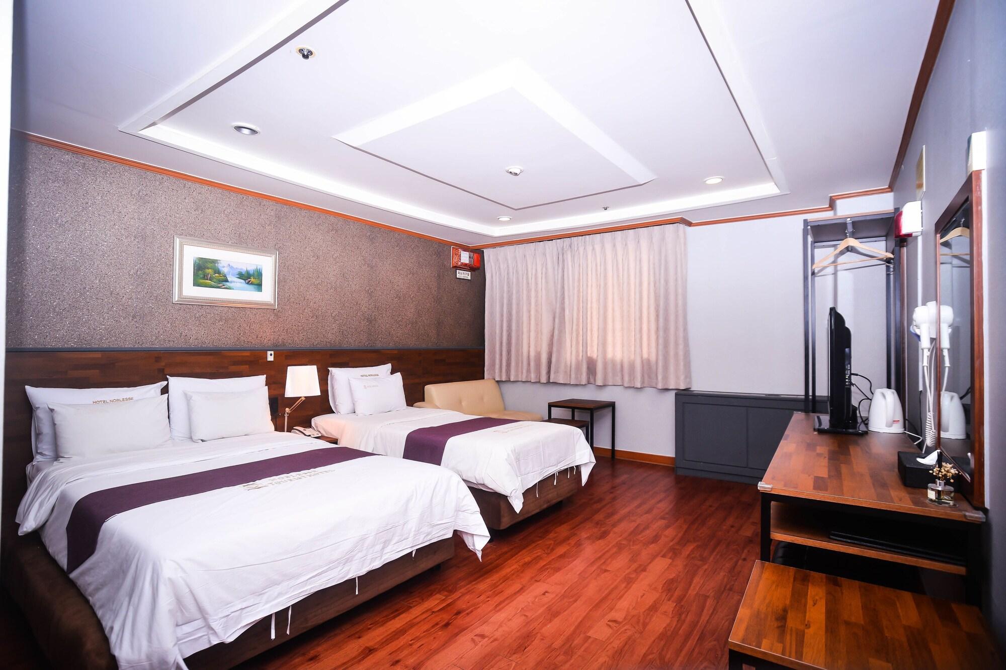 Noblesse Tourist Hotel Сеул Екстер'єр фото