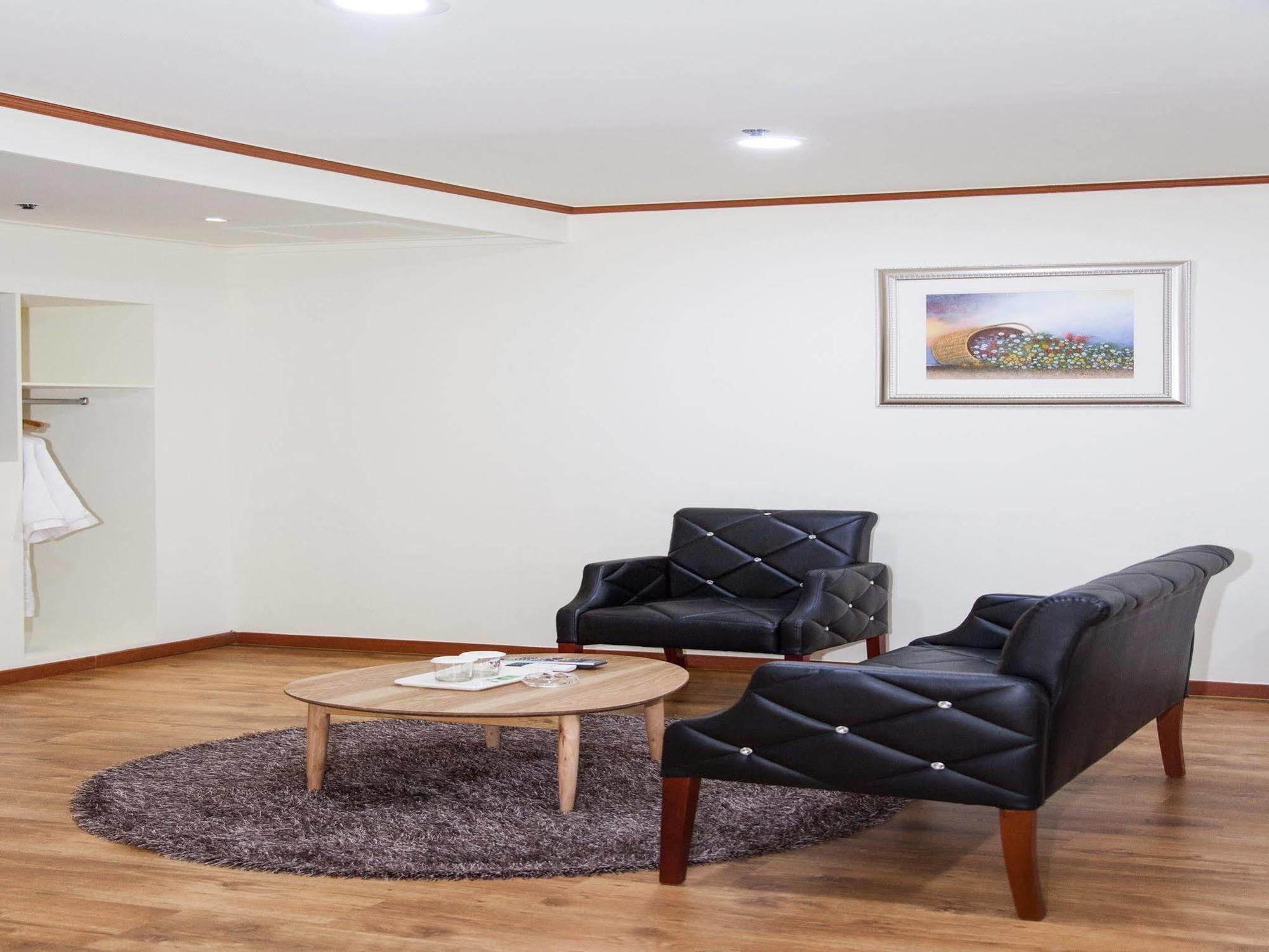 Noblesse Tourist Hotel Сеул Екстер'єр фото