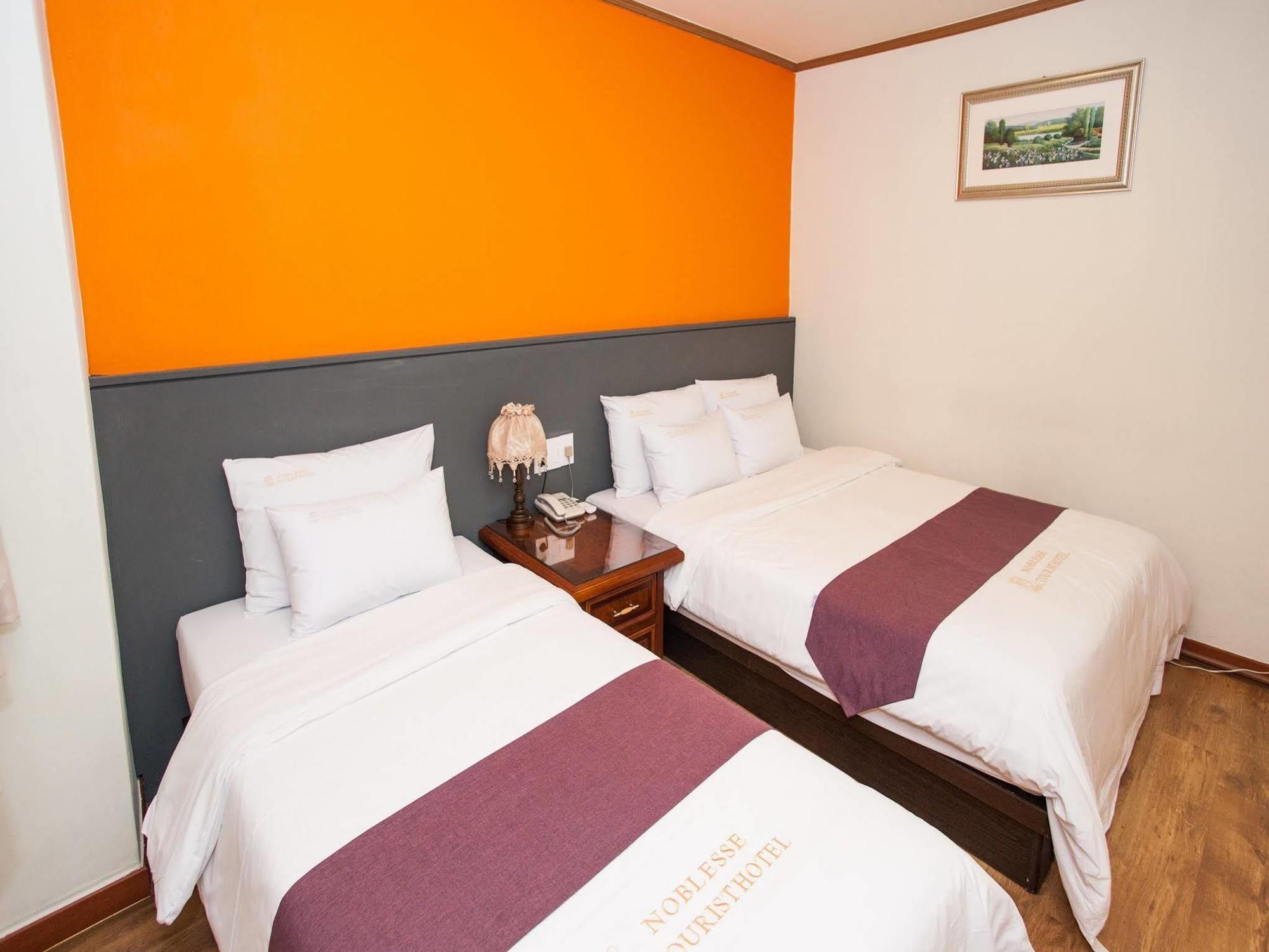 Noblesse Tourist Hotel Сеул Екстер'єр фото